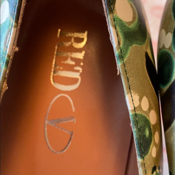 RED Valentino Green patterned heels. NWOT - Picture 3 of 11